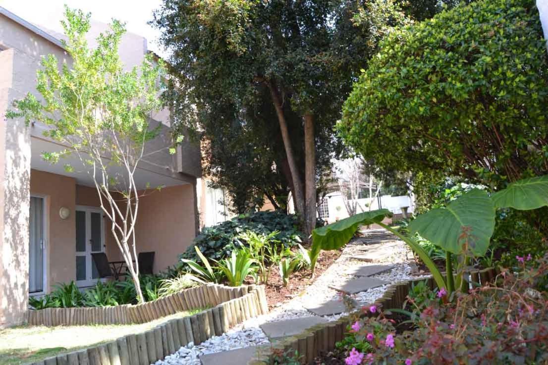 יוהנסבורג Daisy St -One Bedroom Apartment מראה חיצוני תמונה